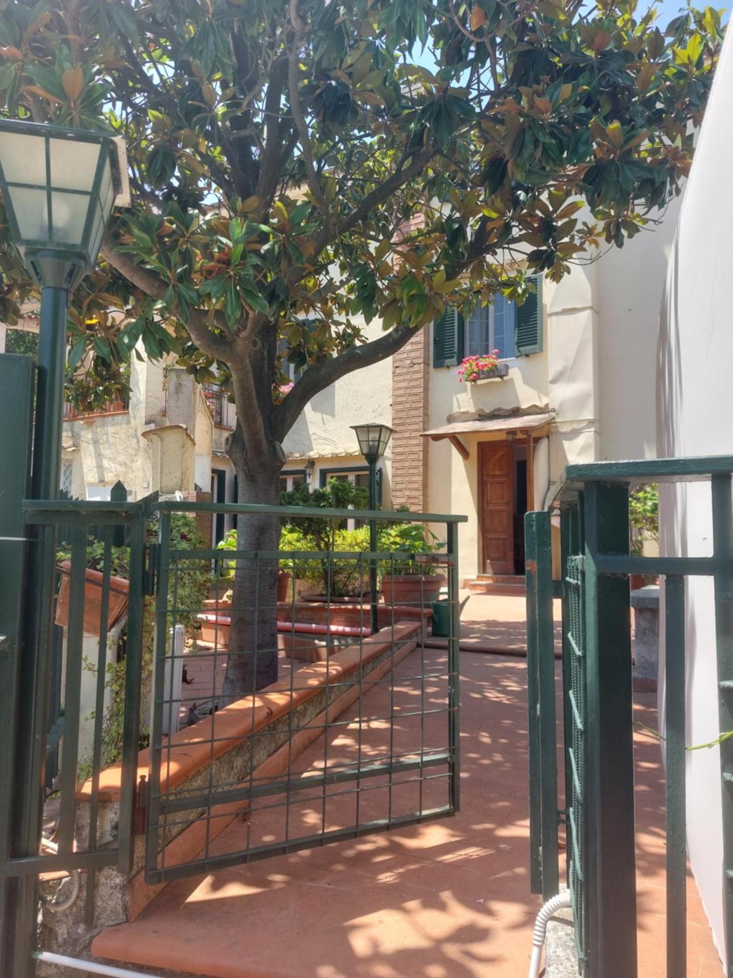 Ferienwohnung La Magnolia Locazione Breve Cava deʼ Tirreni Exterior foto